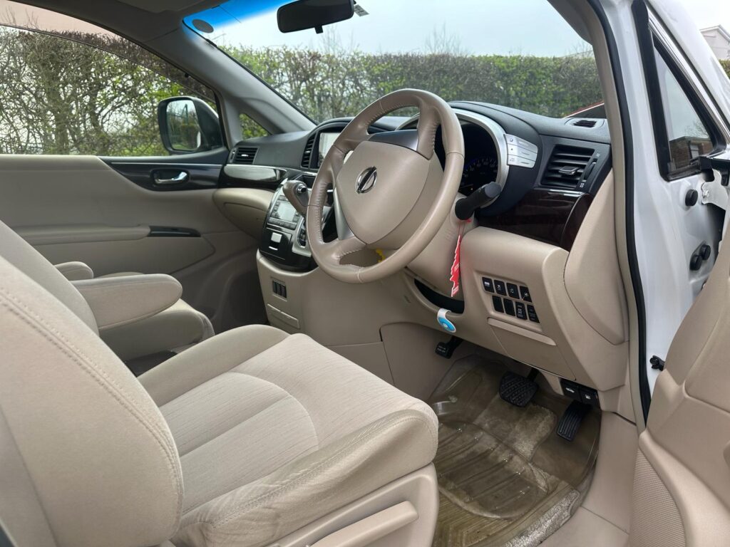 NISSAN ELGRAND 2012
