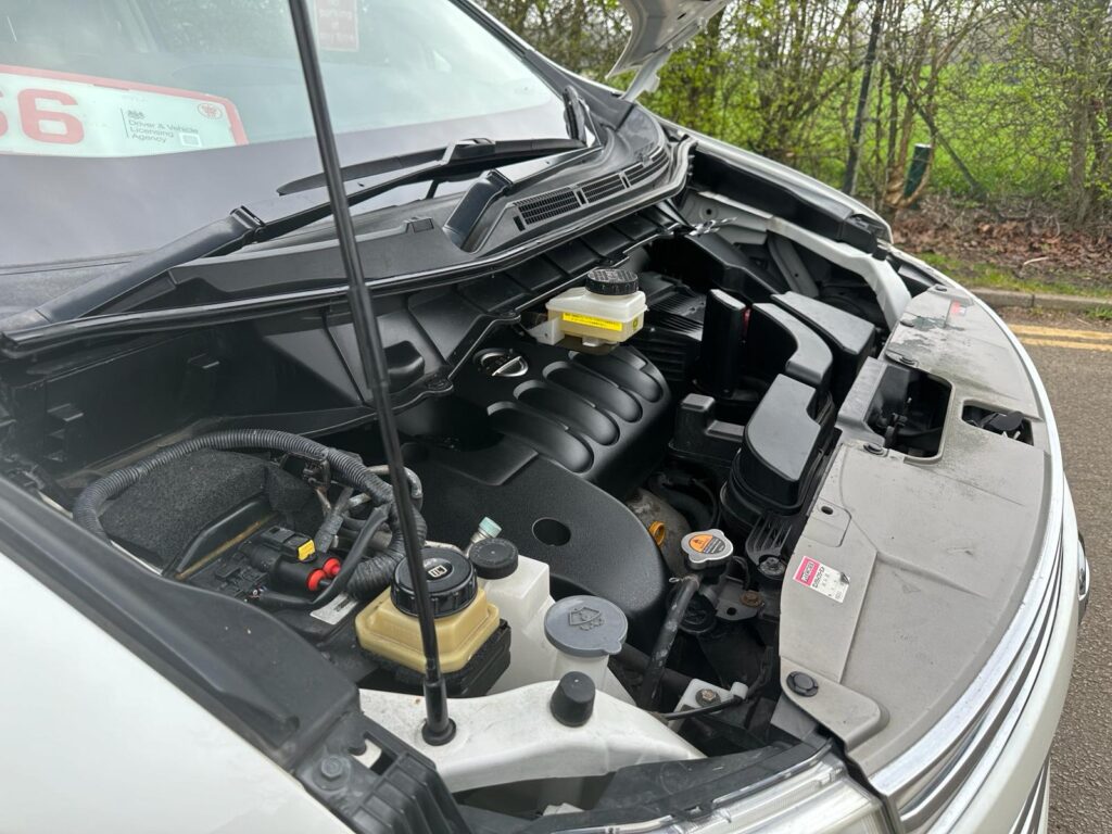 NISSAN ELGRAND 2012