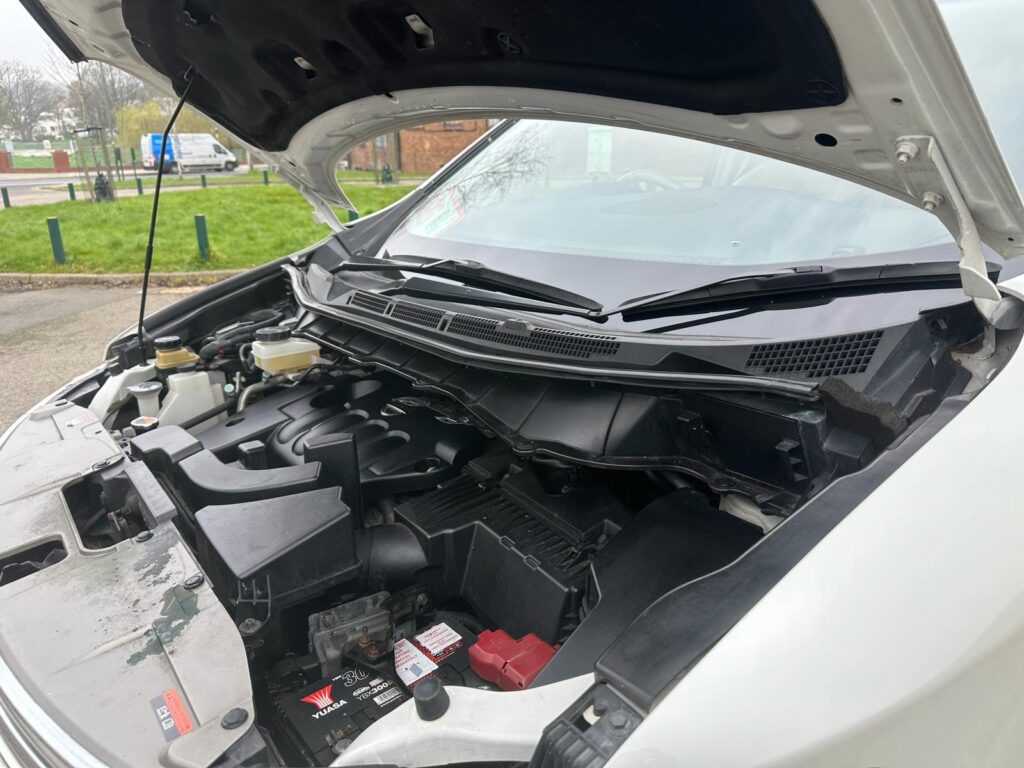 NISSAN ELGRAND 2012