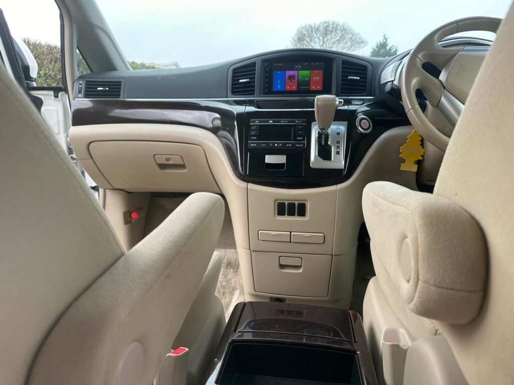 NISSAN ELGRAND 2012