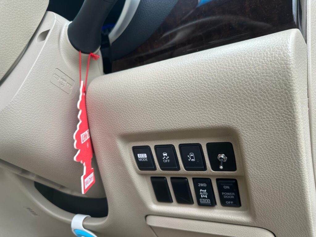 NISSAN ELGRAND 2012