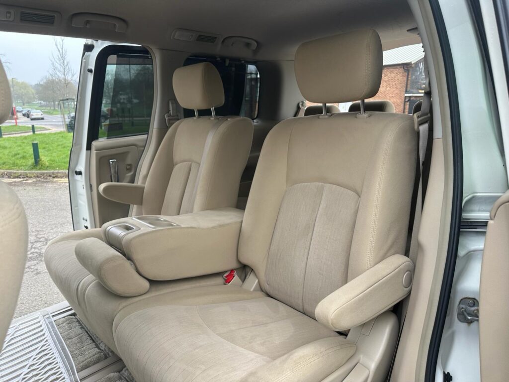 NISSAN ELGRAND 2012